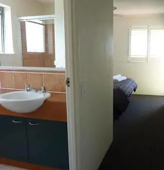 Kings Bay Apartments Caloundra Aparthotel